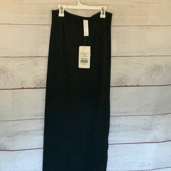 Fabletics Skirt with matching Tank - Picture 2 of 8